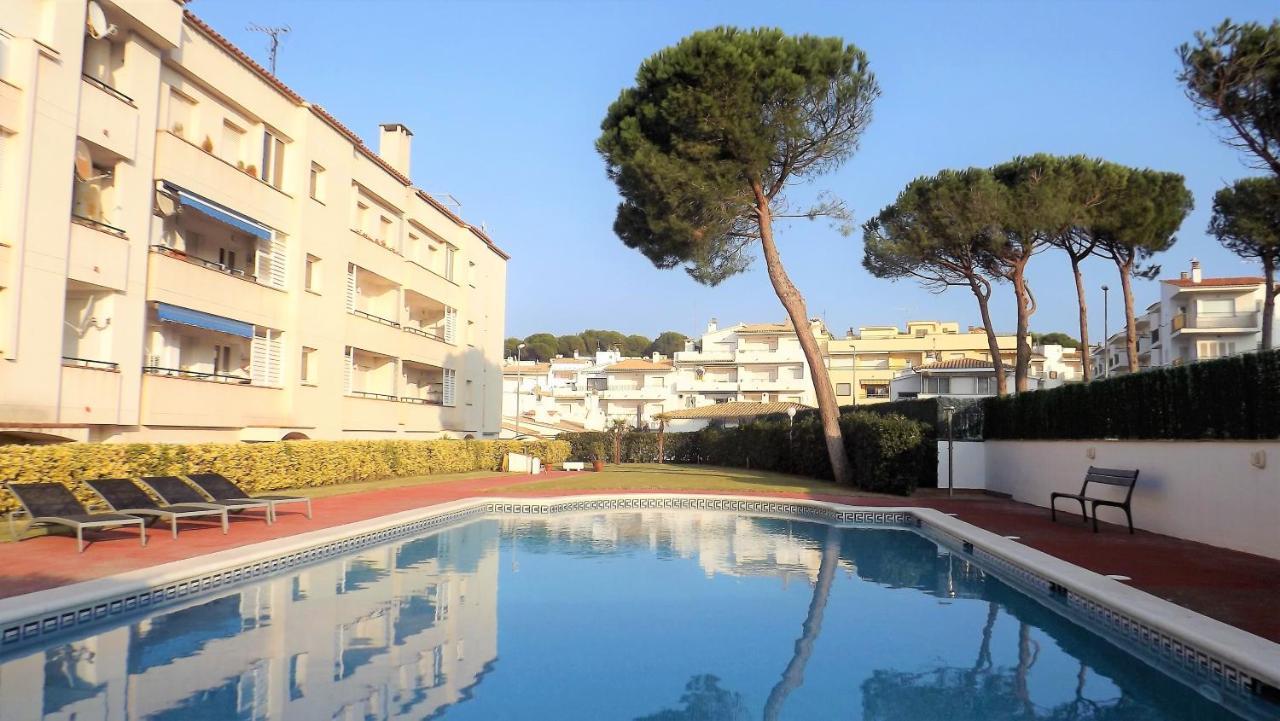 Apartaments Club Nautic L' Escala Eksteriør bilde